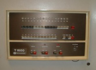 The control panel of a 1972 Télémécanique T1600 computer 