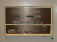 The control panel of a 1972 Télémécanique T1600 computer 